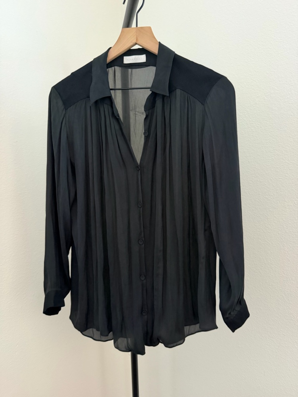 Beautiful Nina Ricci Black 100% silk semi sheer blouse - Picture 2 of 6